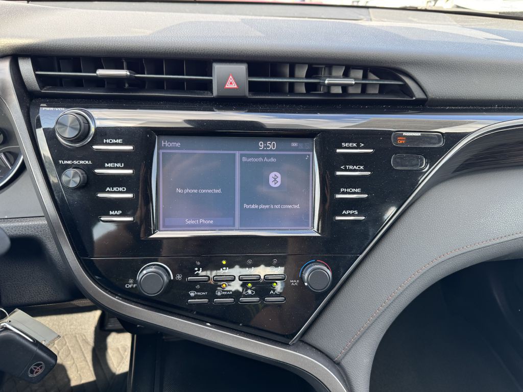2019 Toyota Camry Image 16