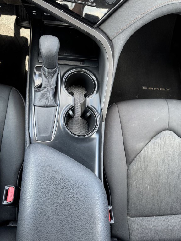 2019 Toyota Camry Image 18
