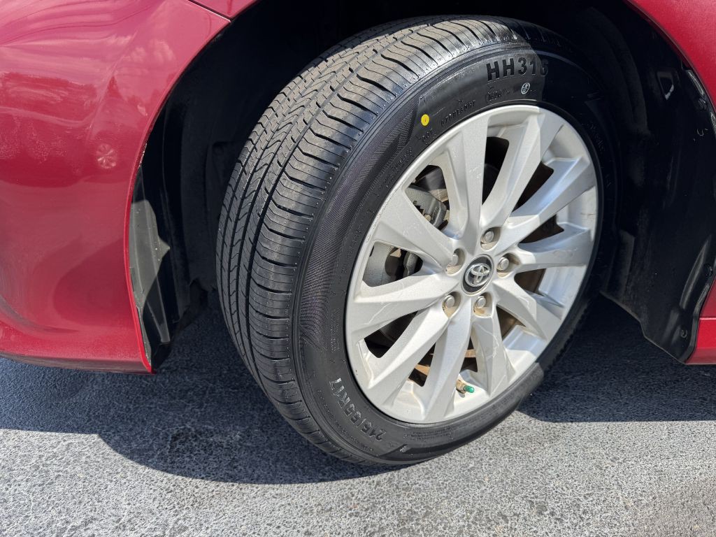 2019 Toyota Camry Image 21