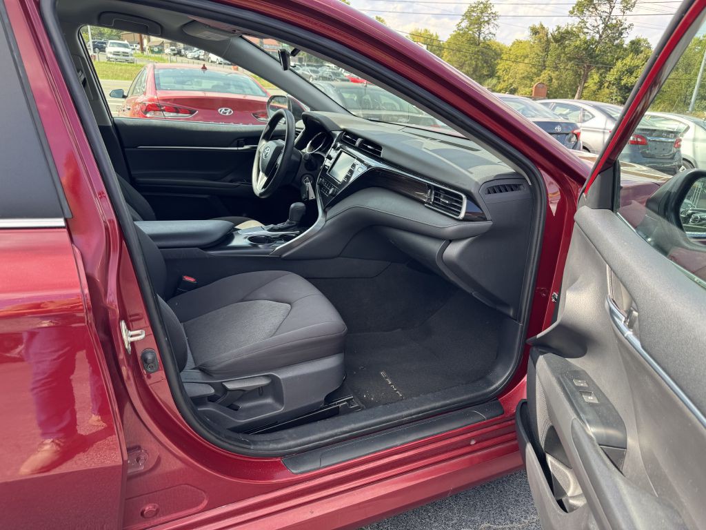 2019 Toyota Camry Image 23