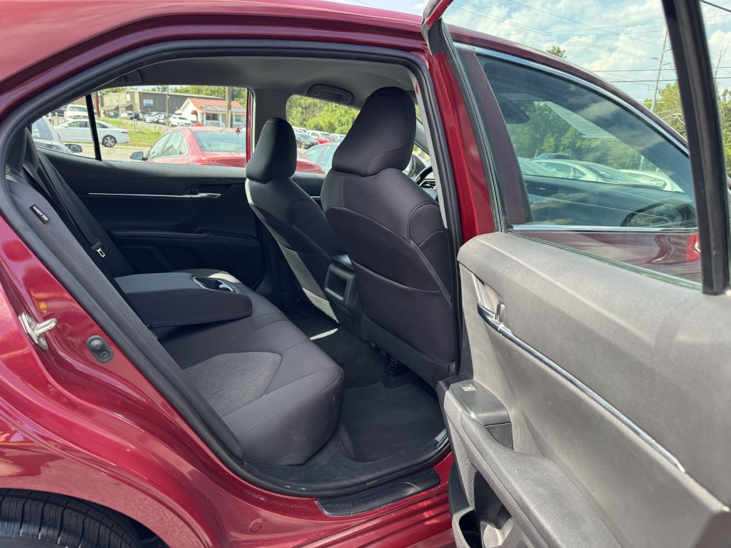 2019 Toyota Camry Image 24