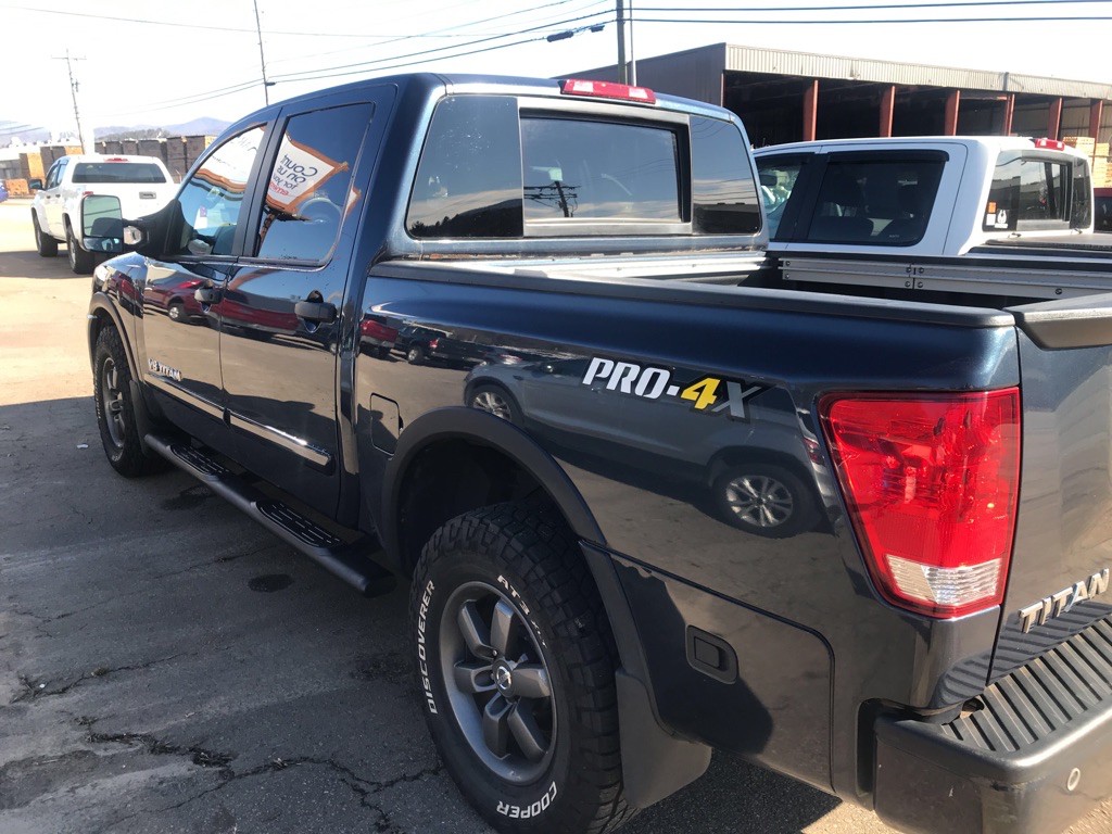 2015 Nissan Titan Image 4