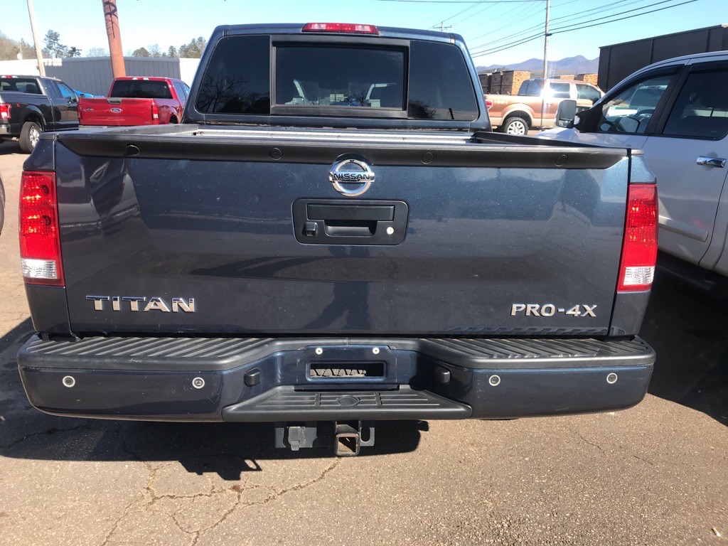 2015 Nissan Titan Image 5