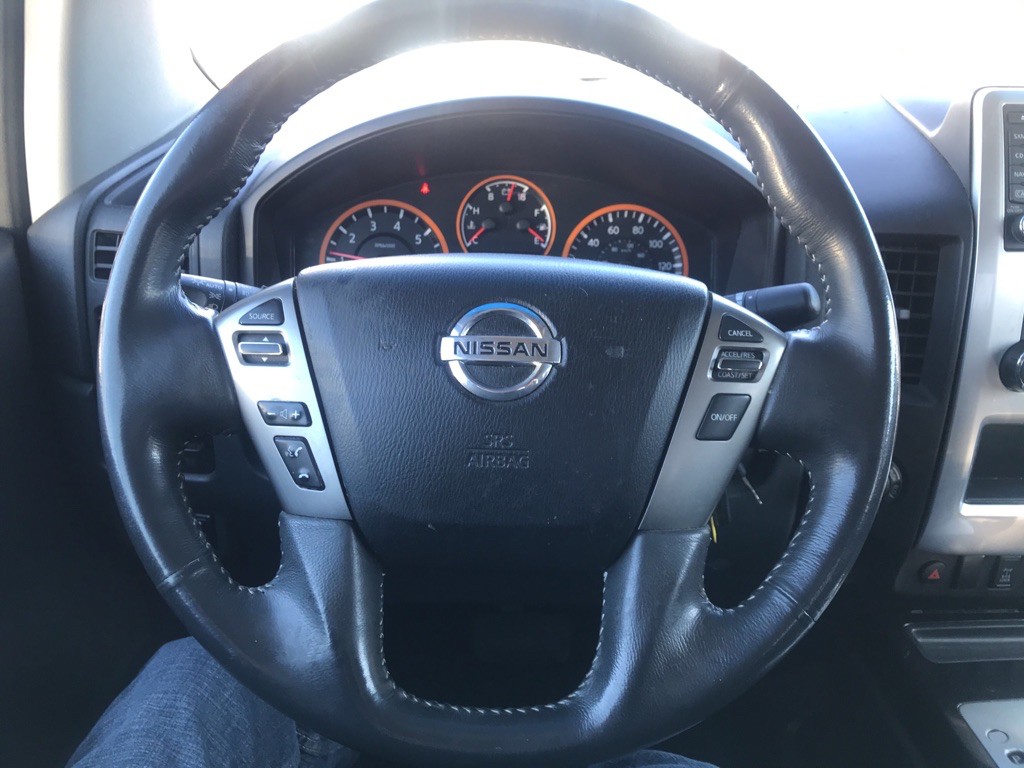 2015 Nissan Titan Image 11