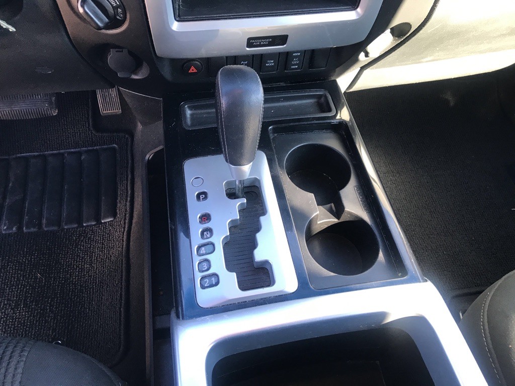 2015 Nissan Titan Image 15