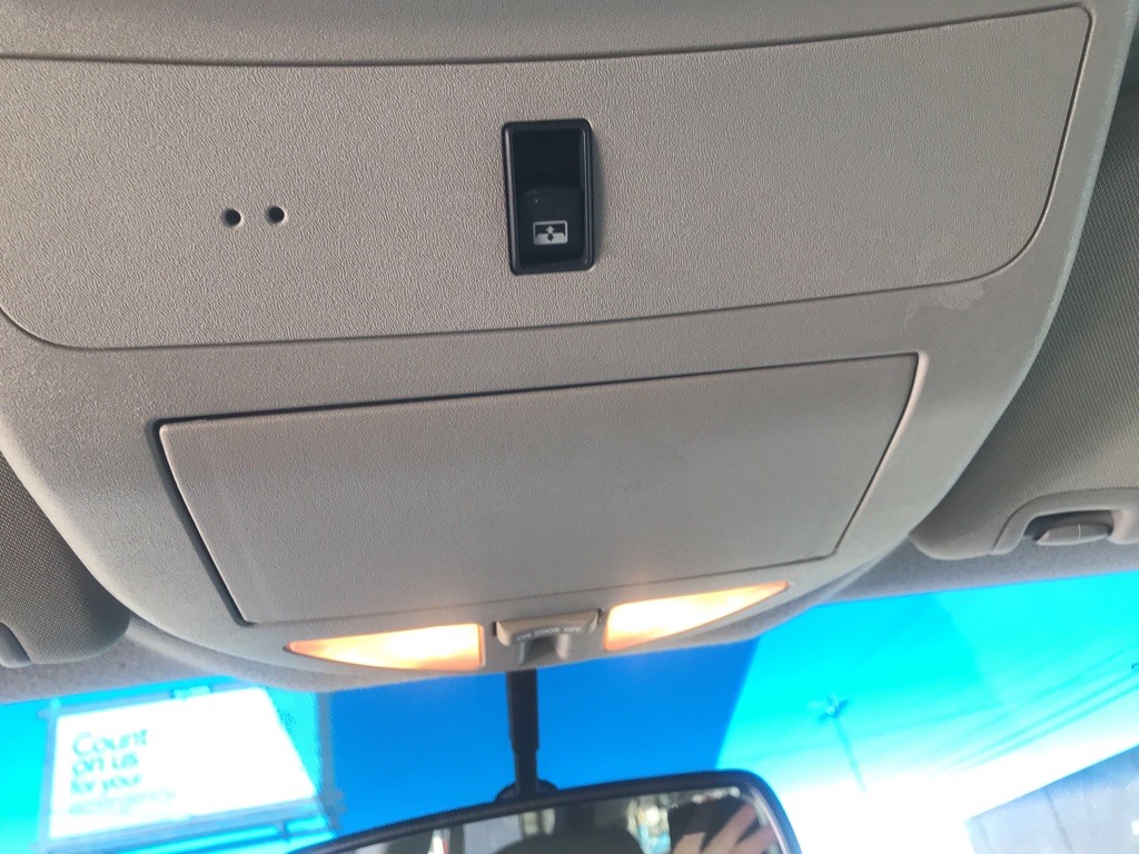 2015 Nissan Titan Image 16