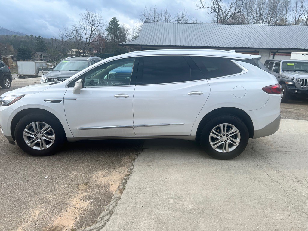 2021 Buick Enclave Image 2