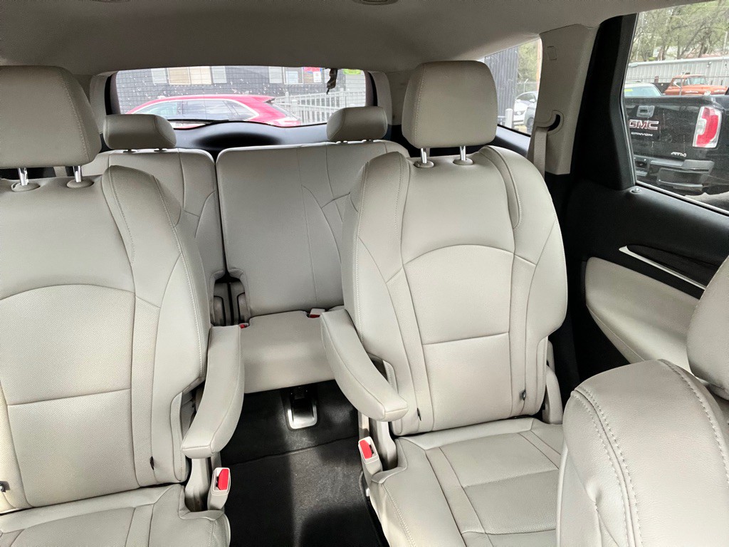 2021 Buick Enclave Image 21