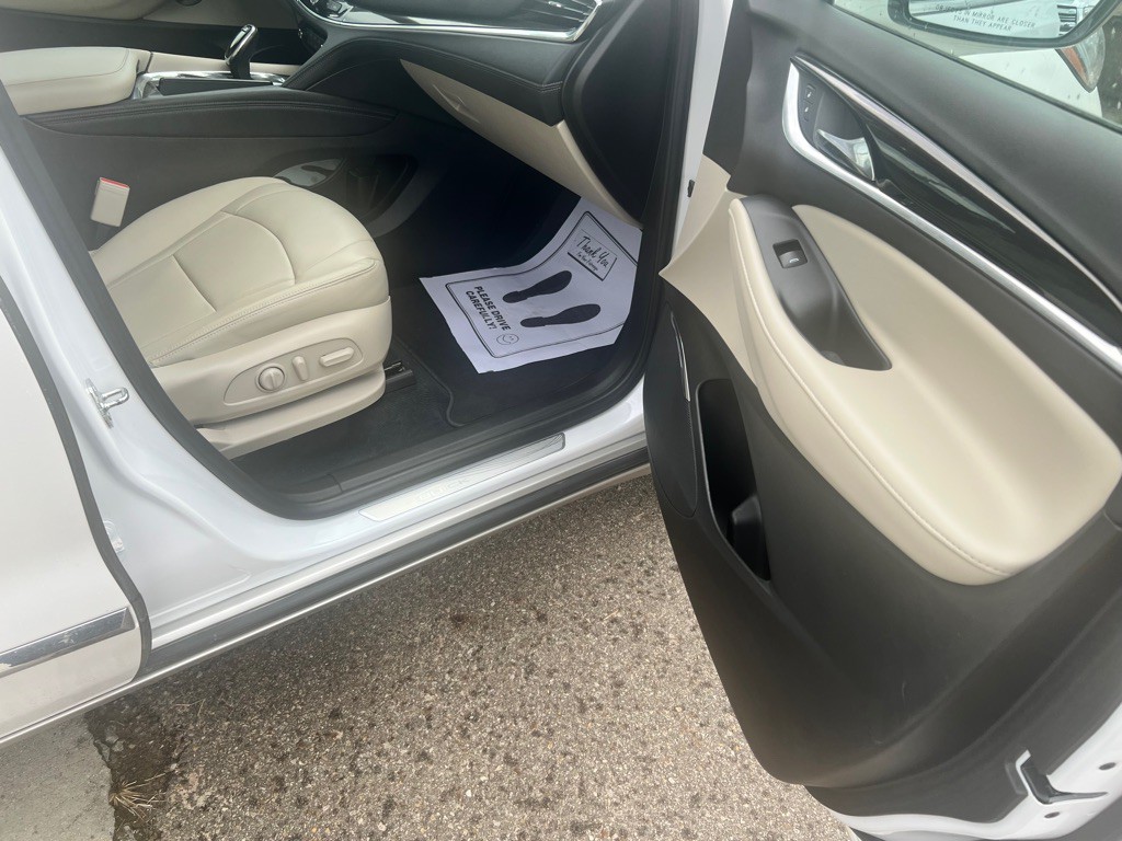 2021 Buick Enclave Image 28