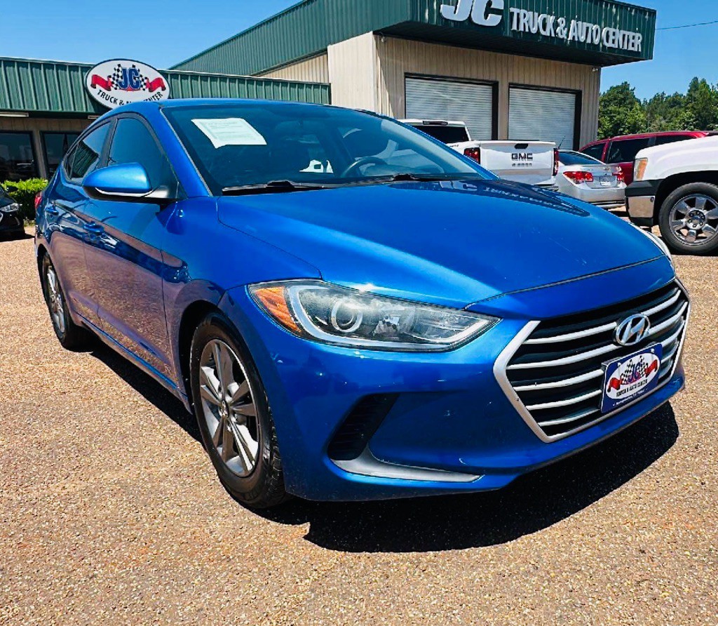 2017 Hyundai Elantra Image 2