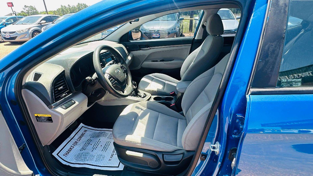2017 Hyundai Elantra Image 5