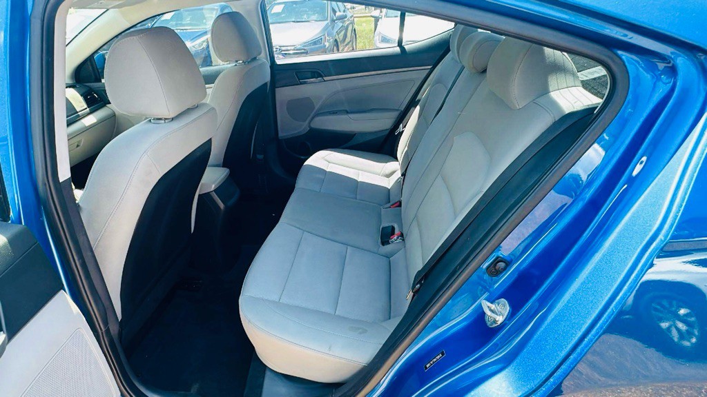 2017 Hyundai Elantra Image 6