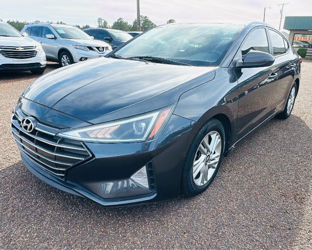 2020 Hyundai Elantra Image 2
