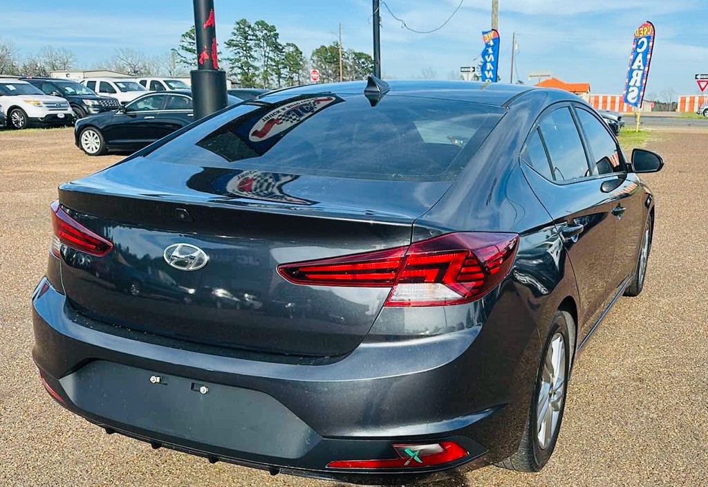 2020 Hyundai Elantra Image 4
