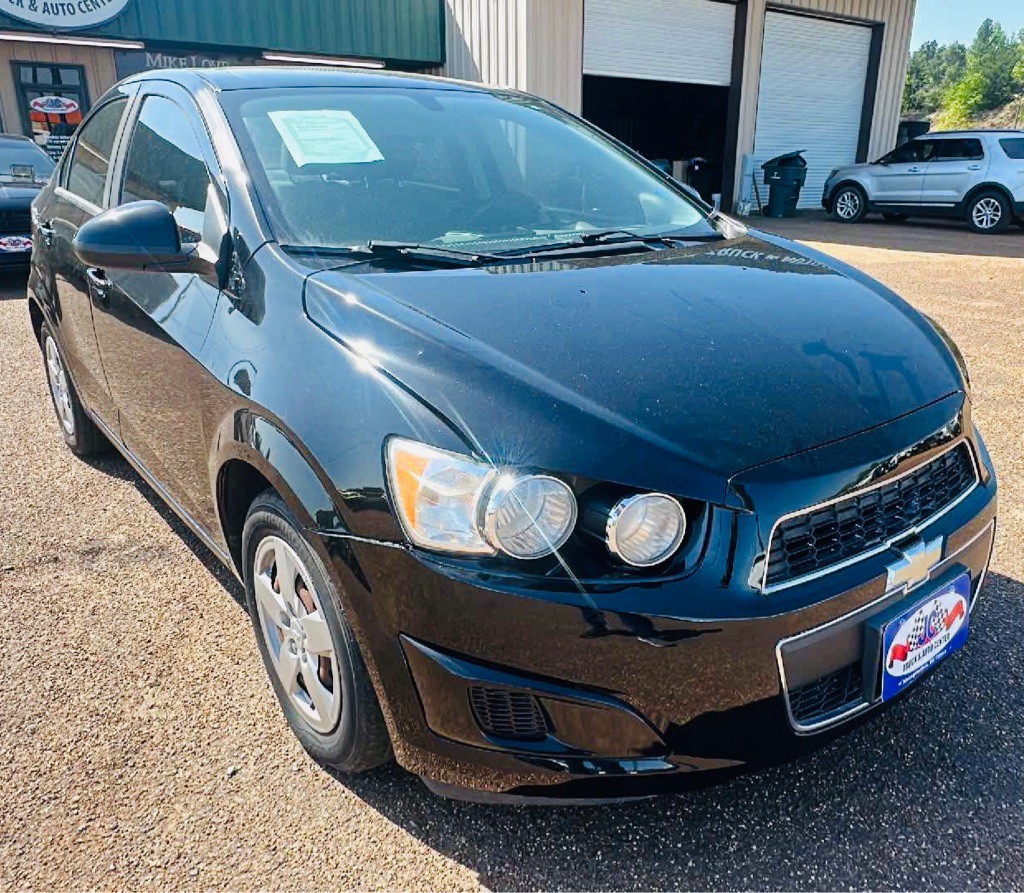 2016 Chevrolet Sonic Image 1