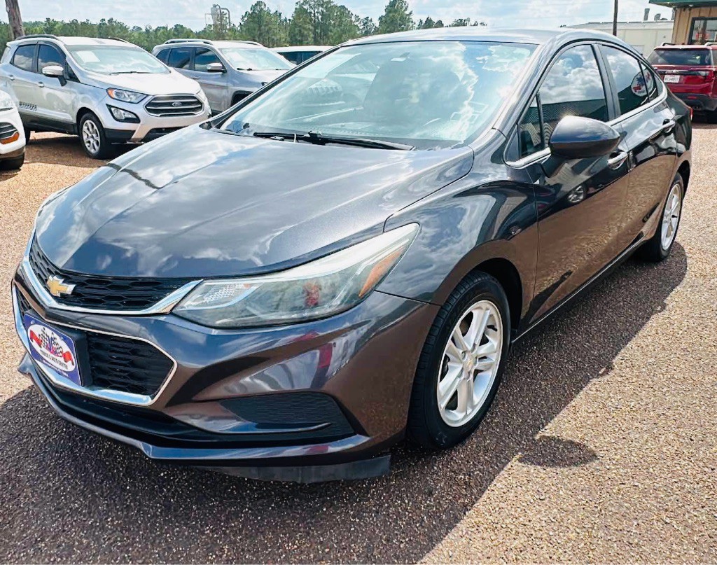 2016 Chevrolet Cruze Image 2