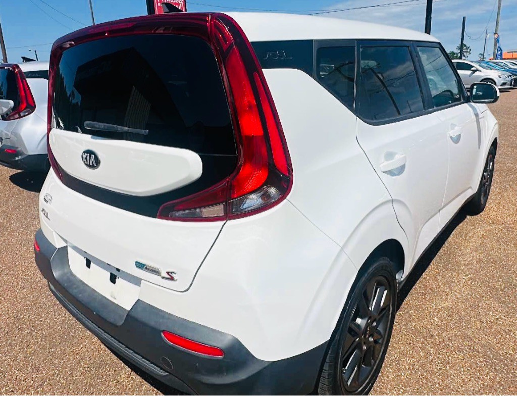 2021 Kia Soul Image 3