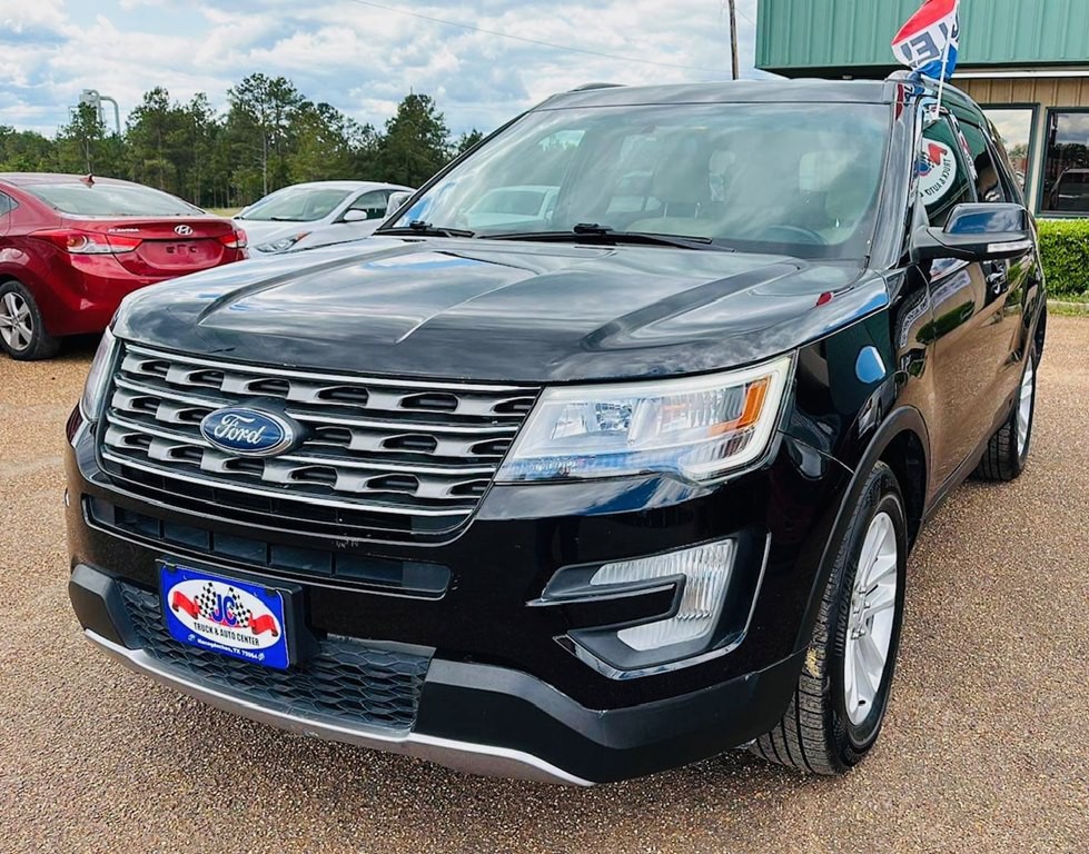 2016 Ford Explorer Image 2