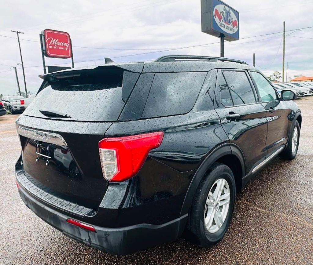 2021 Ford Explorer Image 3
