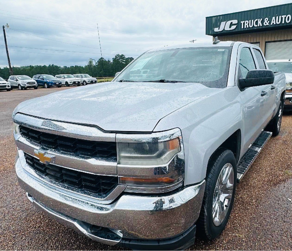 2019 Chevrolet Silverado 1500 Image 1