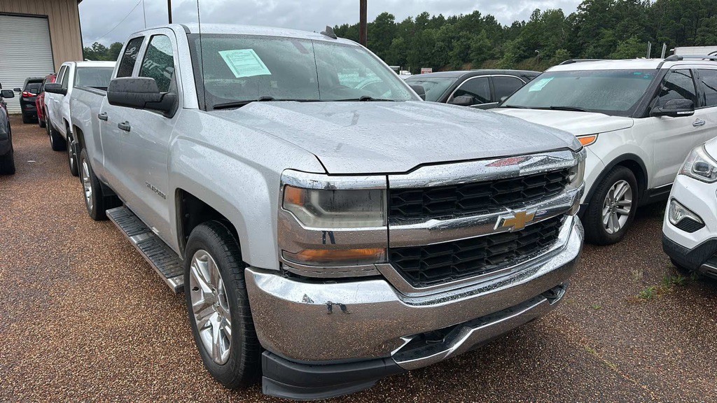 2019 Chevrolet Silverado 1500 Image 2