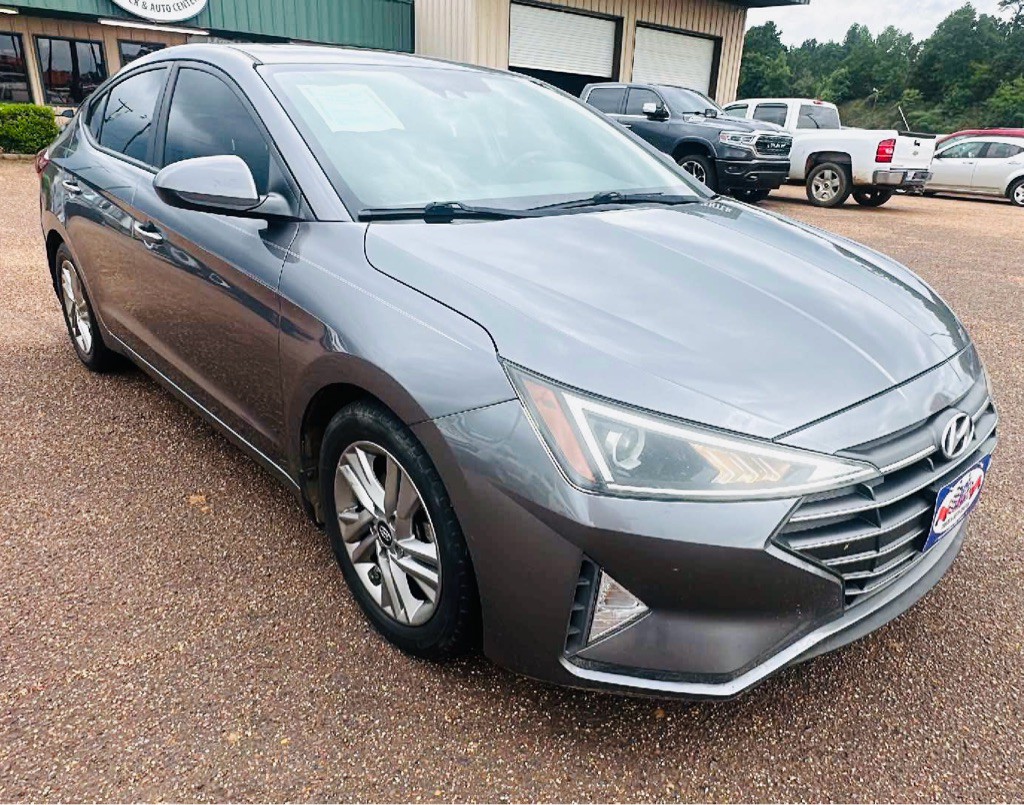 2019 Hyundai Elantra Image 1