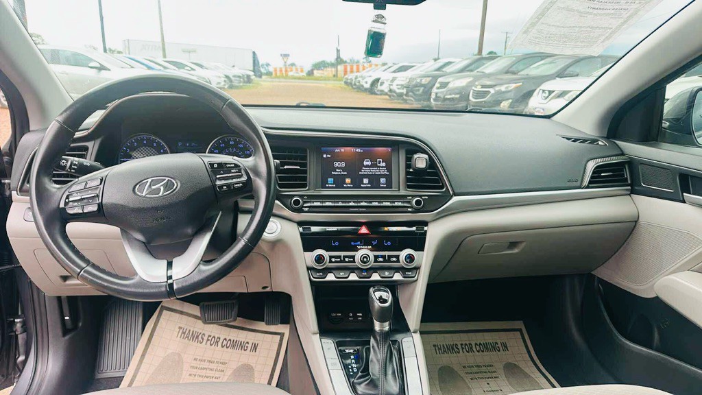 2019 Hyundai Elantra Image 5