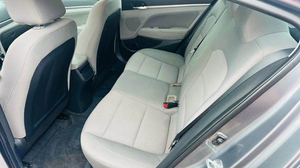 2019 Hyundai Elantra Image 7