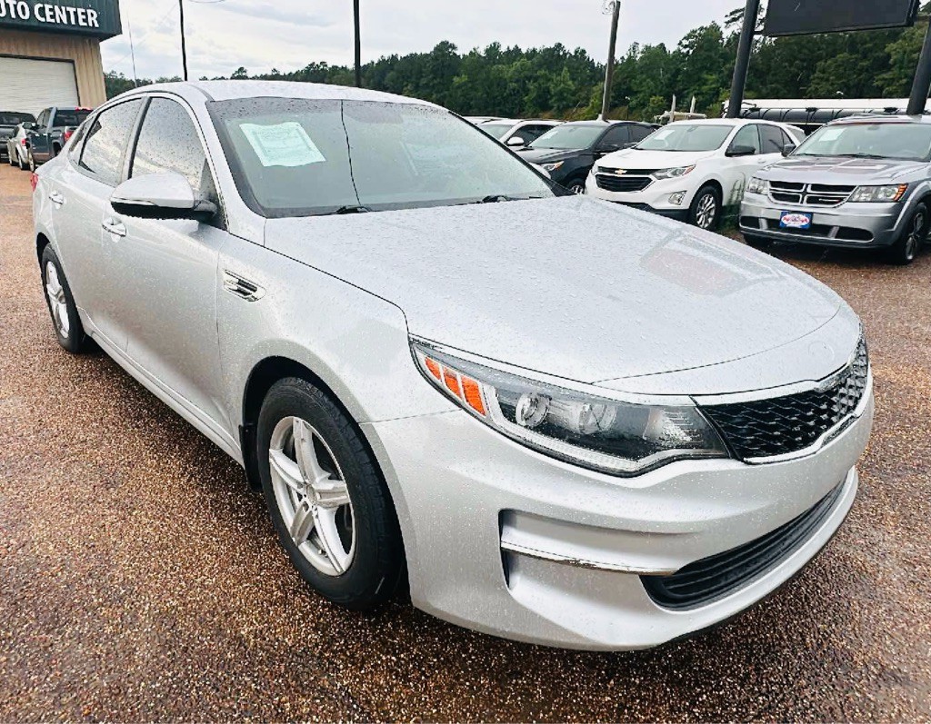 2018 Kia Optima Image 1
