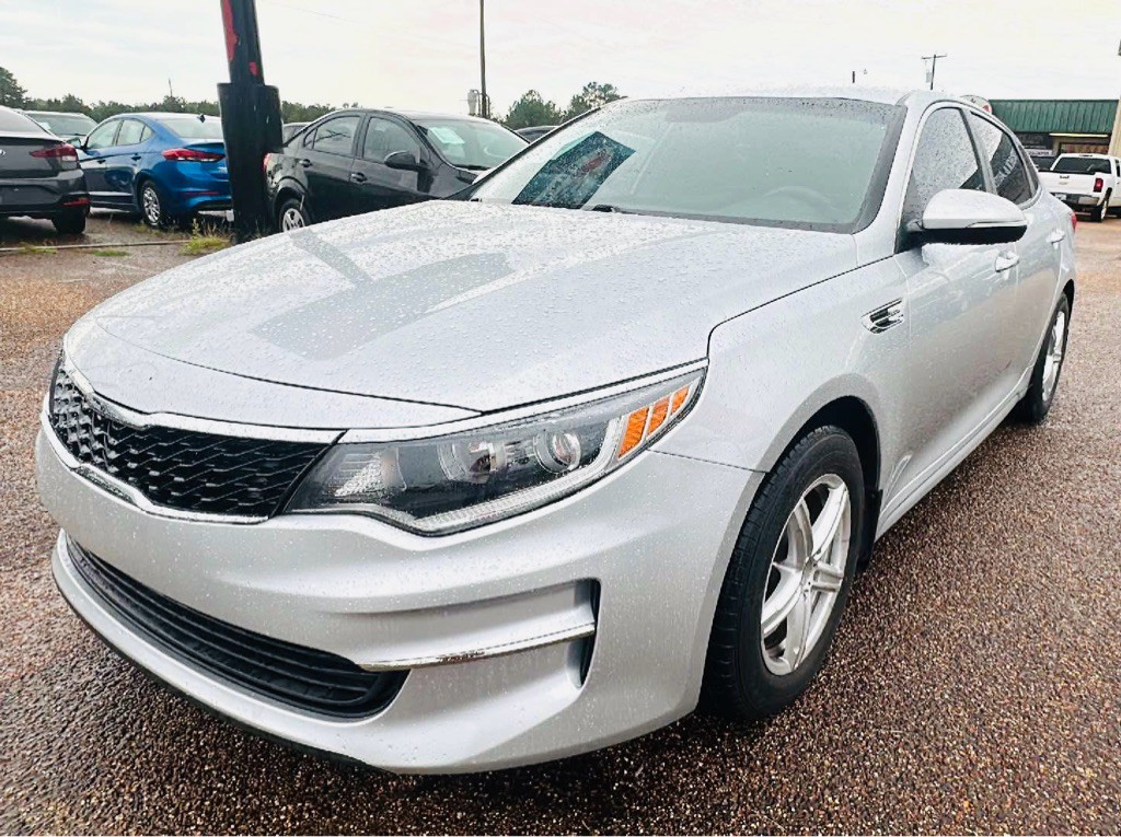 2018 Kia Optima Image 2