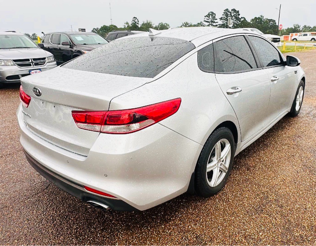 2018 Kia Optima Image 3