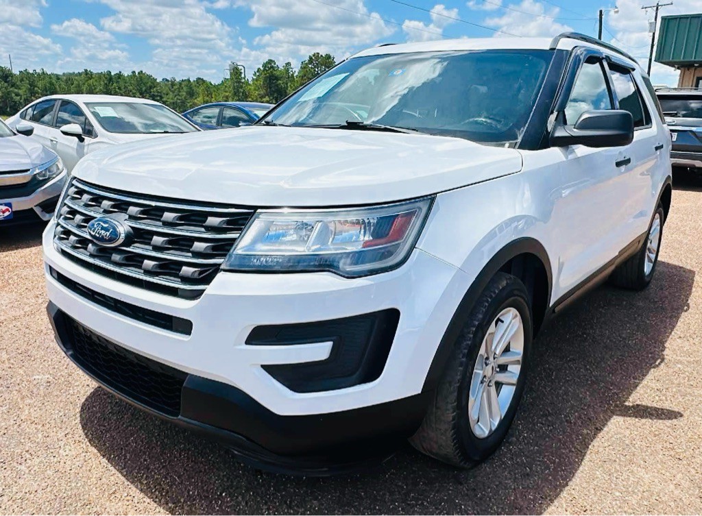 2017 Ford Explorer Image 2