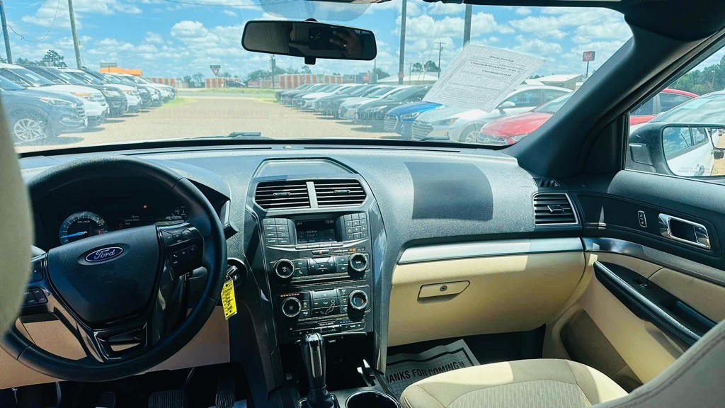 2017 Ford Explorer Image 5