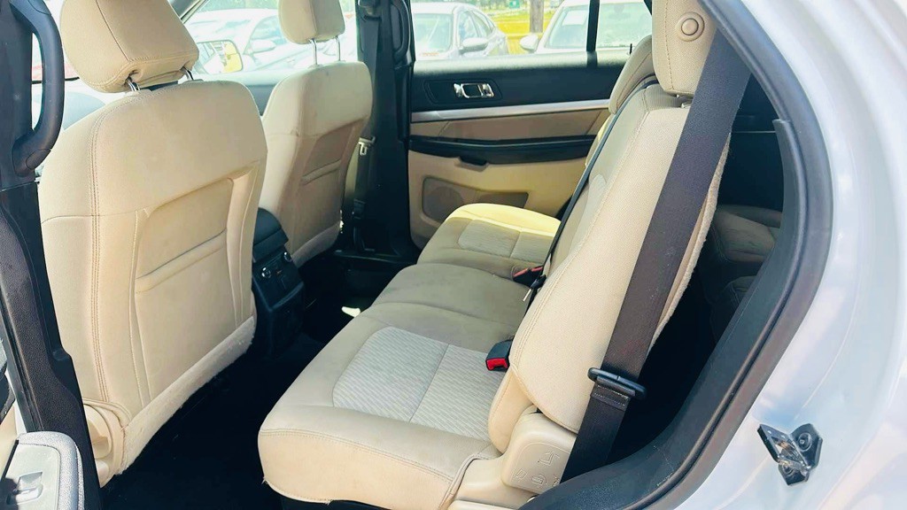 2017 Ford Explorer Image 7