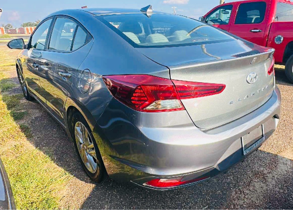 2019 Hyundai Elantra Image 3