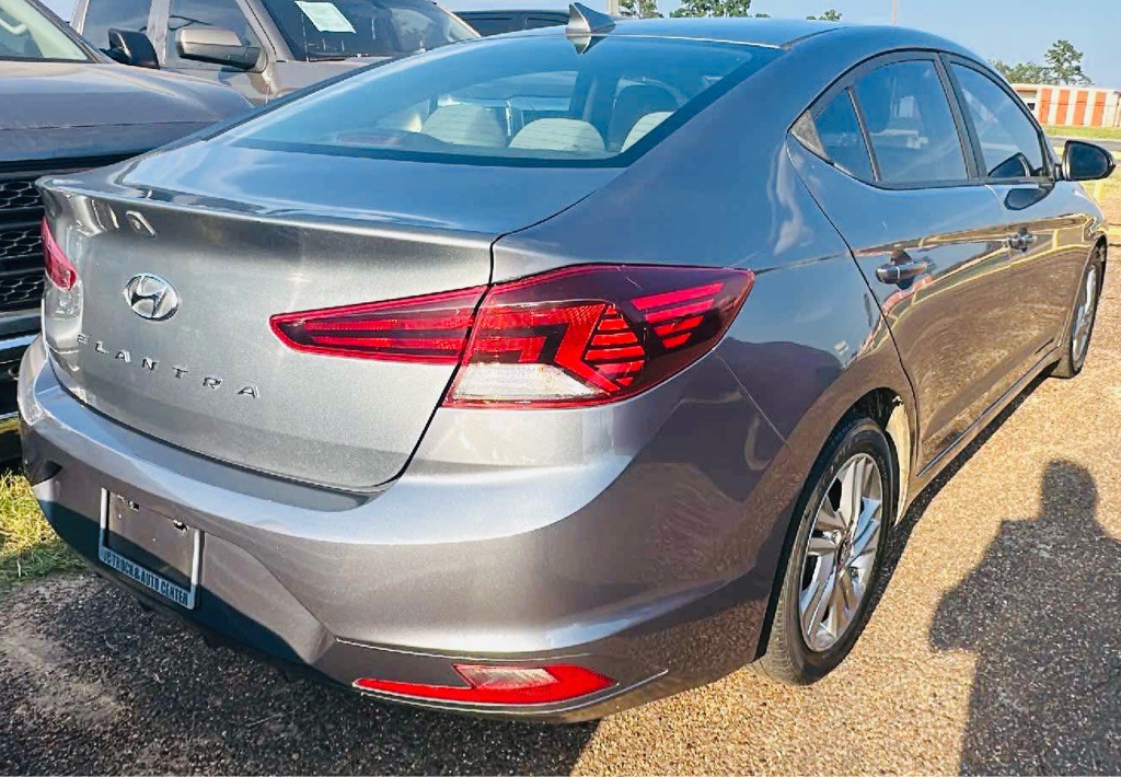 2019 Hyundai Elantra Image 4