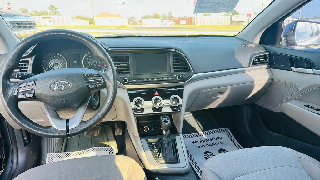 2019 Hyundai Elantra Image 5