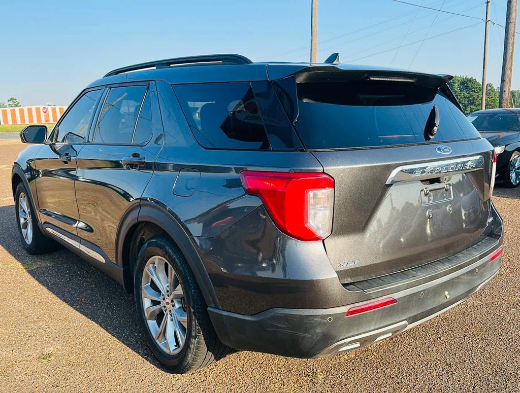 2020 Ford Explorer Image 4