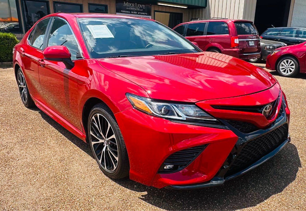 2020 Toyota Camry Image 1