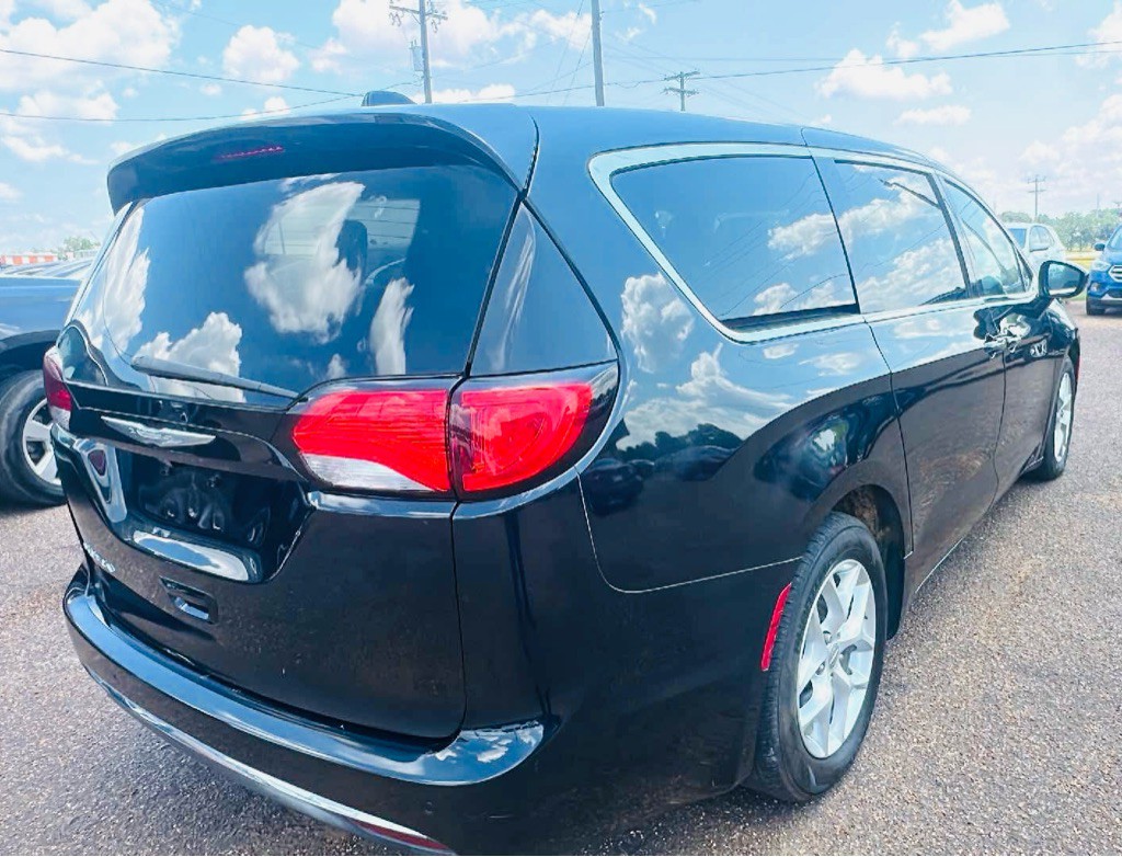 2018 Chrysler Pacifica Image 4