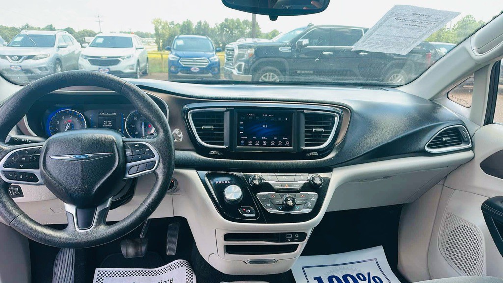 2018 Chrysler Pacifica Image 6