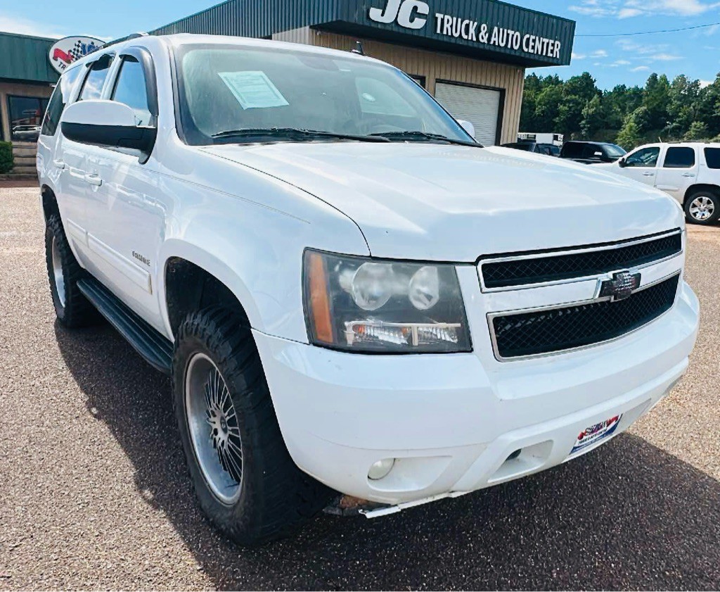 2013 Chevrolet Tahoe Image 1