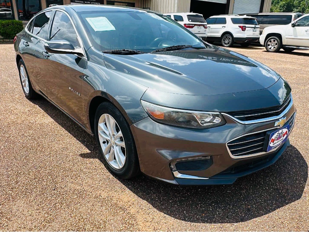 2017 Chevrolet Malibu Image 1