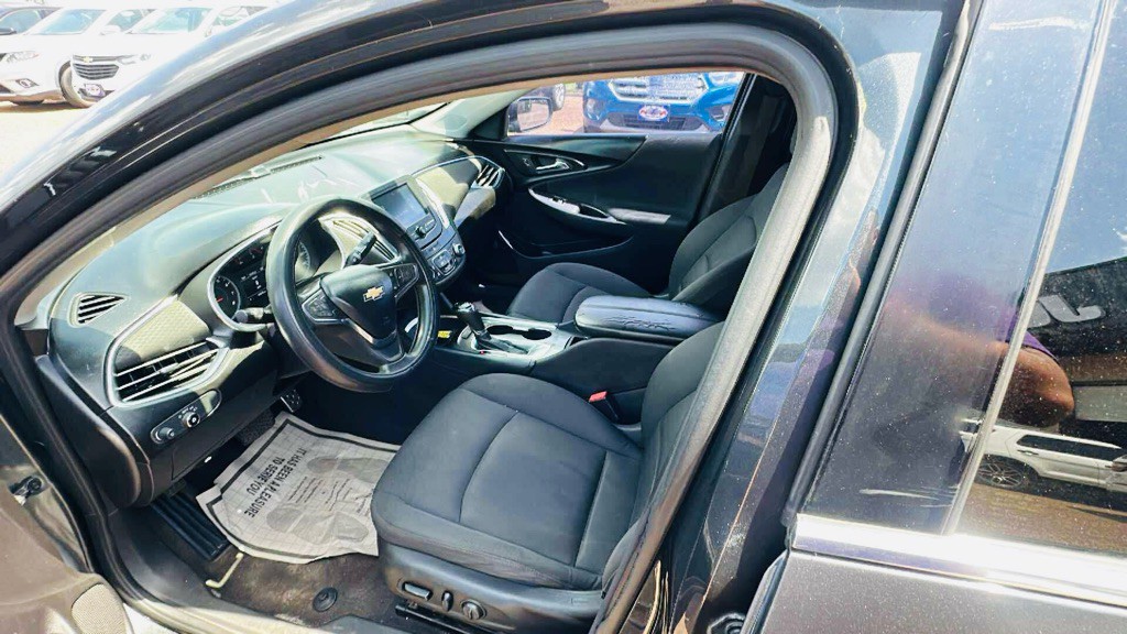 2017 Chevrolet Malibu Image 6