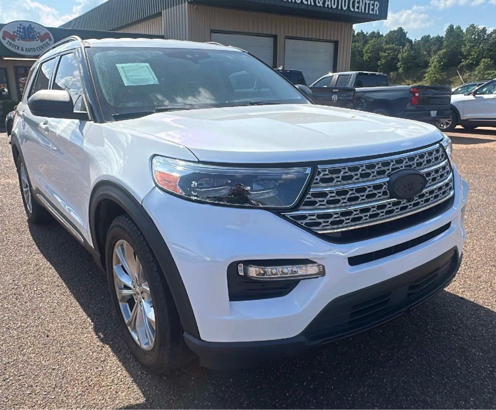 2020 Ford Explorer Image 2
