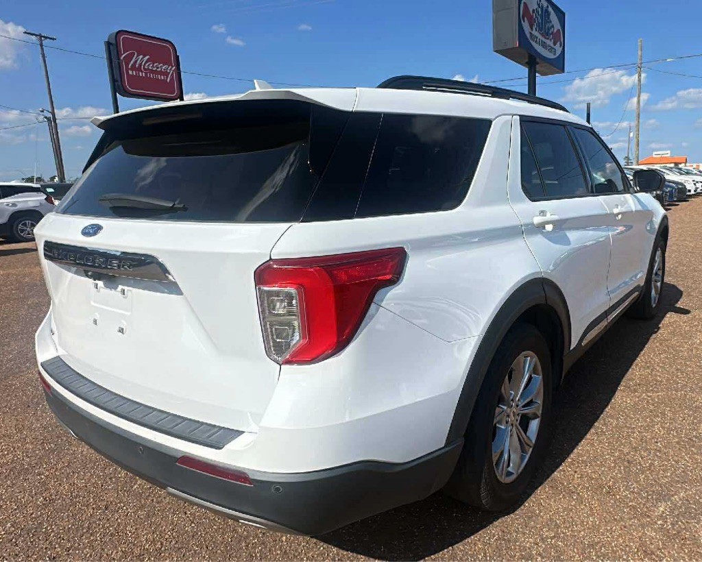 2020 Ford Explorer Image 3