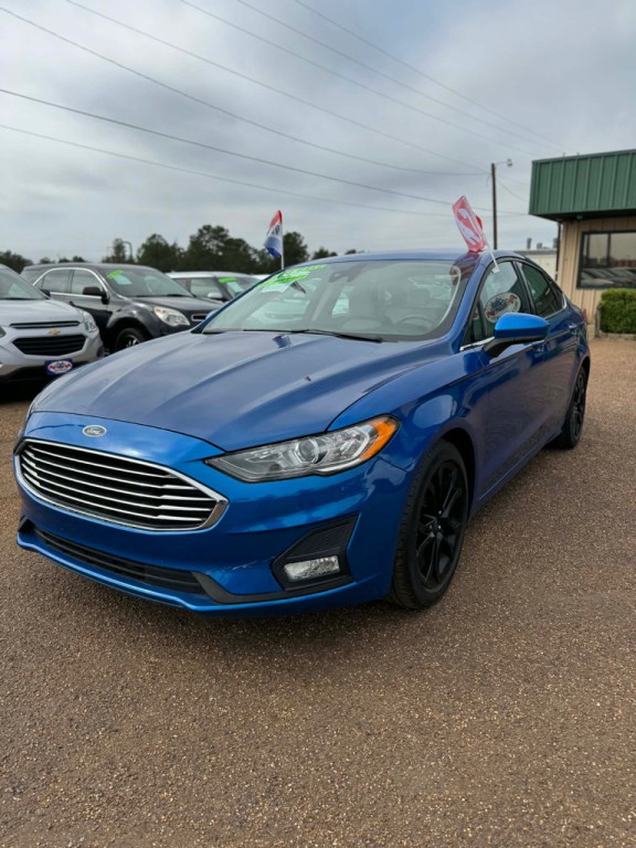 2020 Ford Fusion Image 2