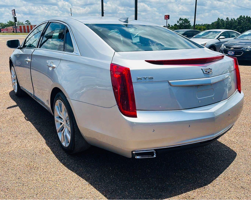 2017 Cadillac XTS Image 3