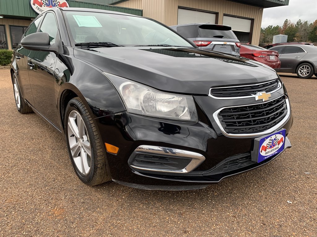 2015 Chevrolet Cruze Image 2