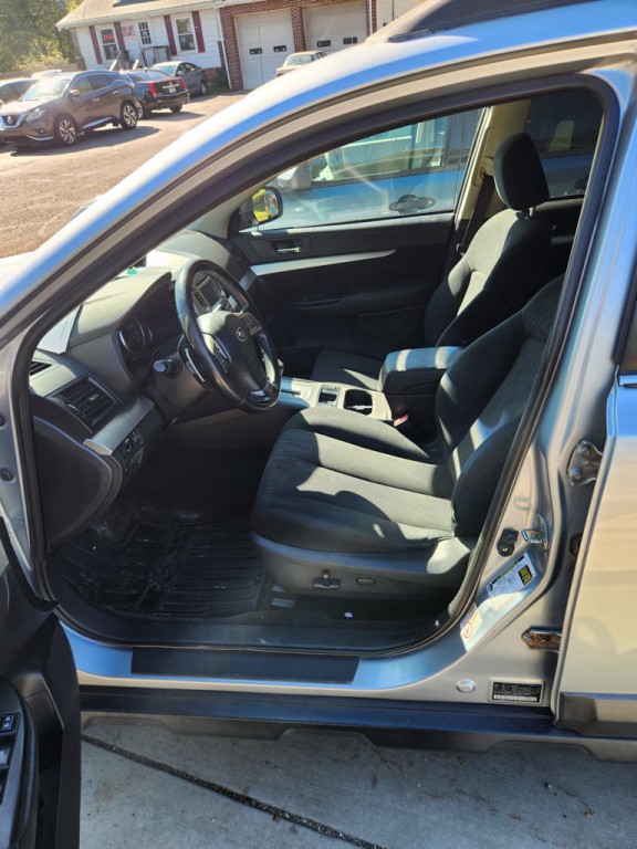 2014 Subaru Outback Image 4